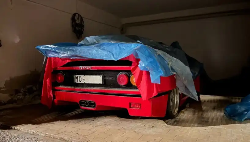 Престояла е 35 г. в гаража: Откриха култово Ferrari за $4 млн. в ново състояние Снимки