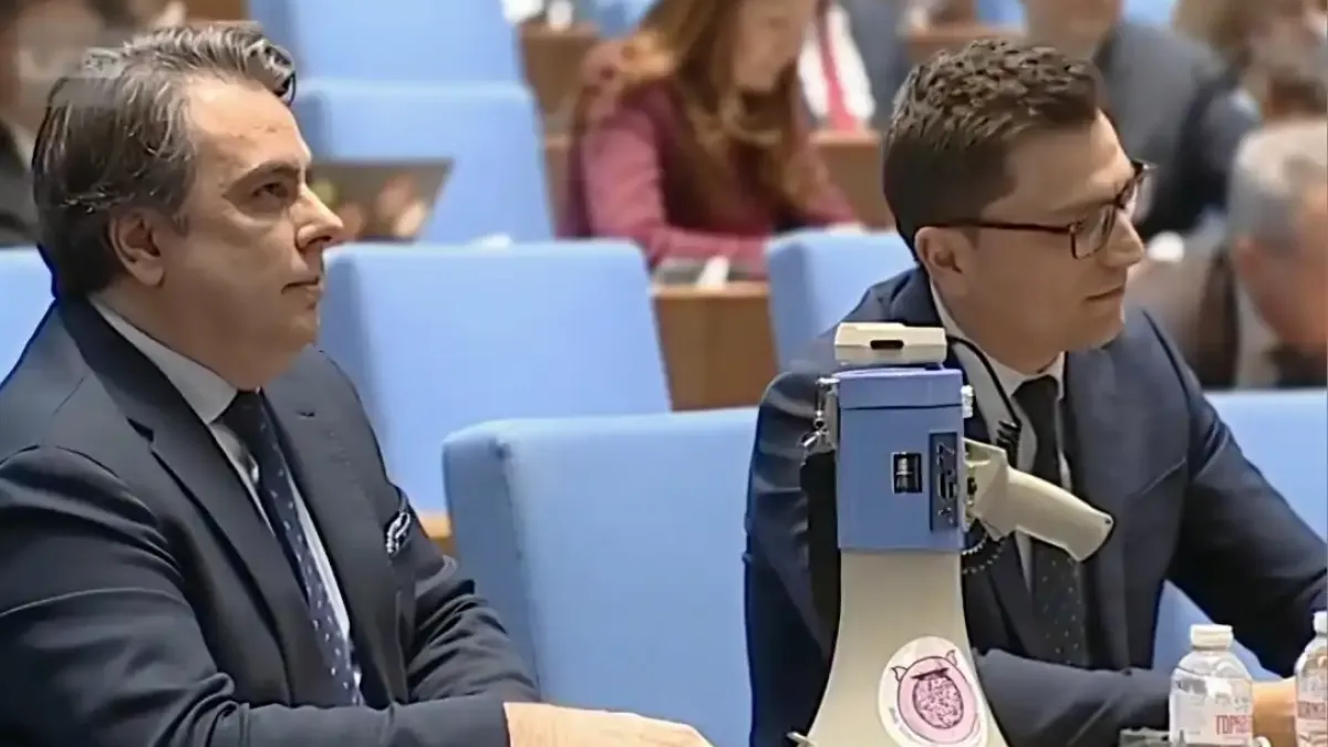 Асен Василев, Венко Сабрутев и техният мегафон