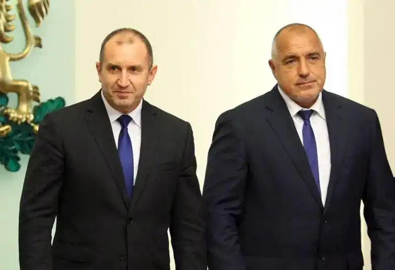 „Осакатена Конституция“: От ГЕРБ с тежки думи за Радев и служебната власт
