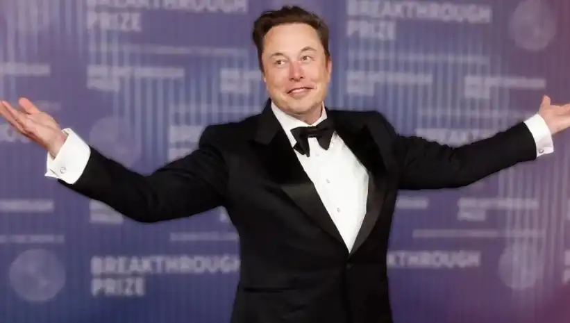 Мъск: SpaceX ще построи градове на Луната и Марс