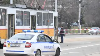 Два трамвая се сблъскаха в София, пострада ватман