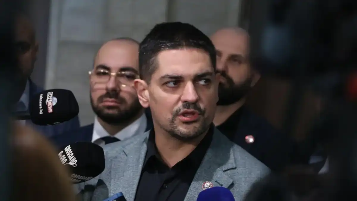 Радостин Василев обясни в ефира скандалното си поведение на "Дондуков" 2