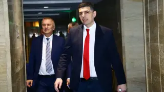Мирчев с атака срещу ПП заради „недовършен документ“