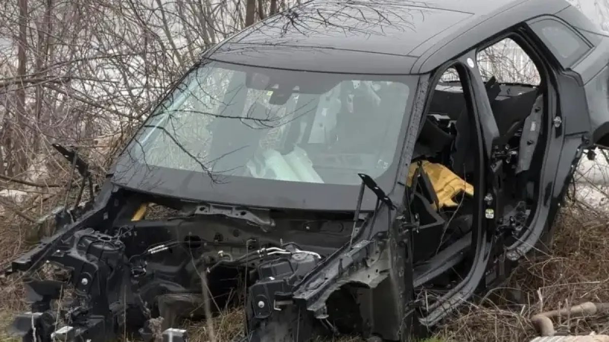 Спипаха собственик на автосервиз с части от издирвани коли Снимки