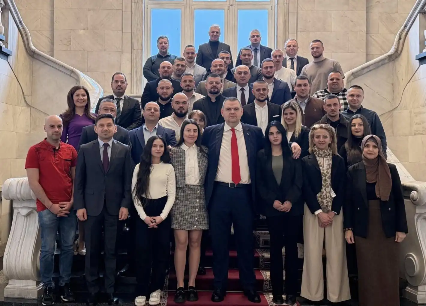 Пеевски показа Музея на сглобката на младежи от Смолян