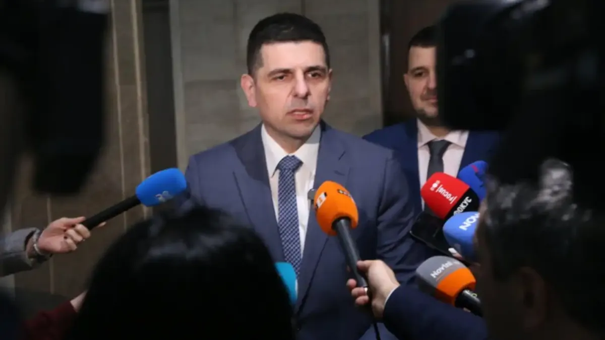 Мирчев даде назад след скандала с куриера: Не трябваше да изострям ситуацията