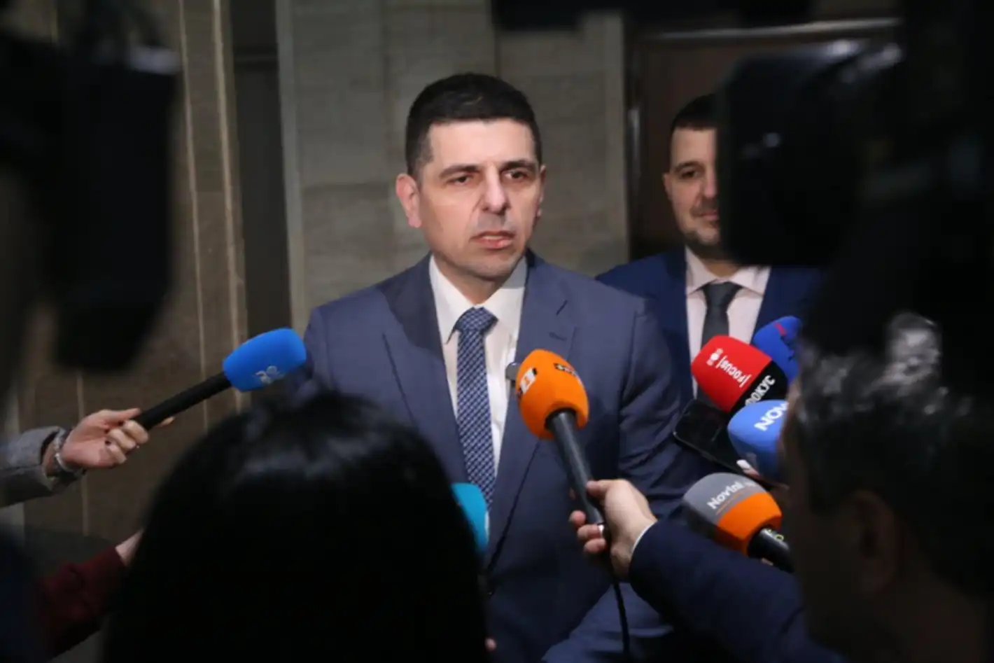 Мирчев даде назад след скандала с куриера: Не трябваше да изострям ситуацията