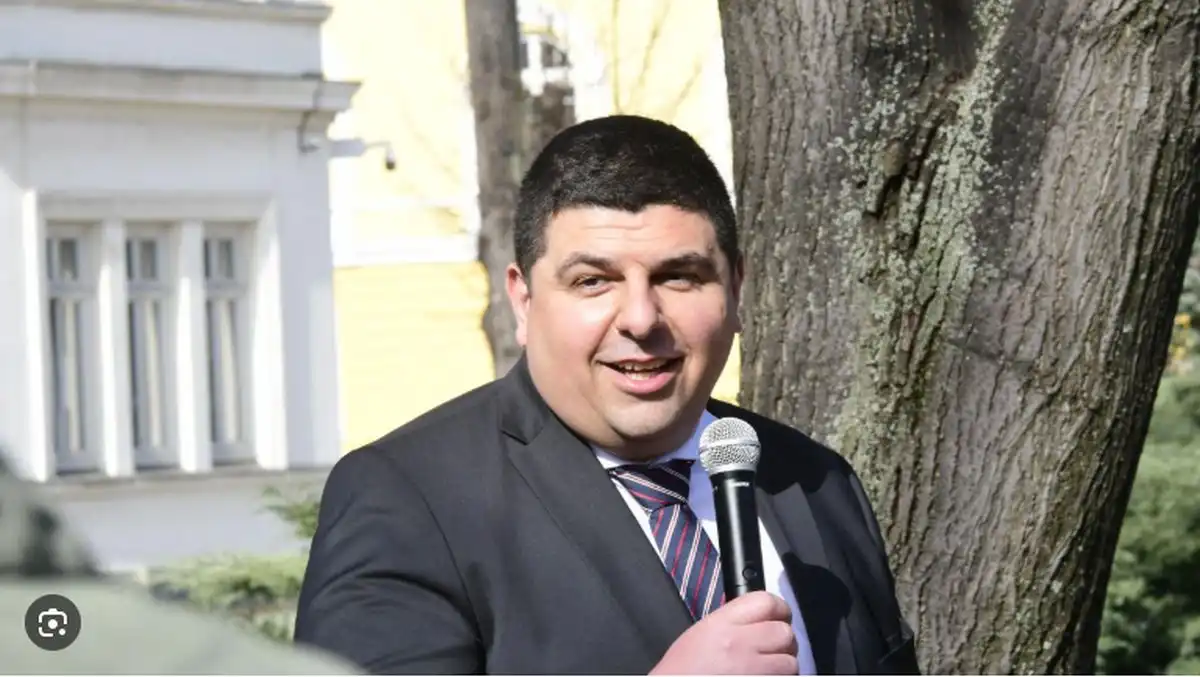 "Имаме ли еякулация през фонтанелата": Жестока подигравка с Ивайло Мирчев, намесиха и баща му