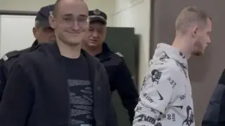 С усмивка на уста влязоха в съда големите обирджии от Пловдив
