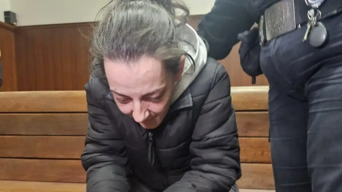 Гореща новина за полицайката, спипана с кокаин в акумулатора на колата ѝ
