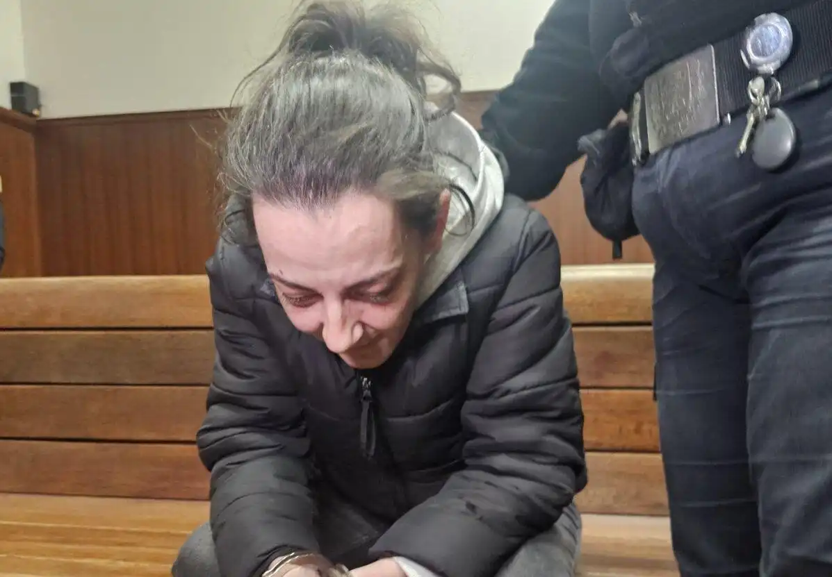 Гореща новина за полицайката, спипана с кокаин в акумулатора на колата ѝ