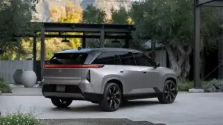 Изменен до неузнаваемост: Показаха новия Toyota Highlander Снимки