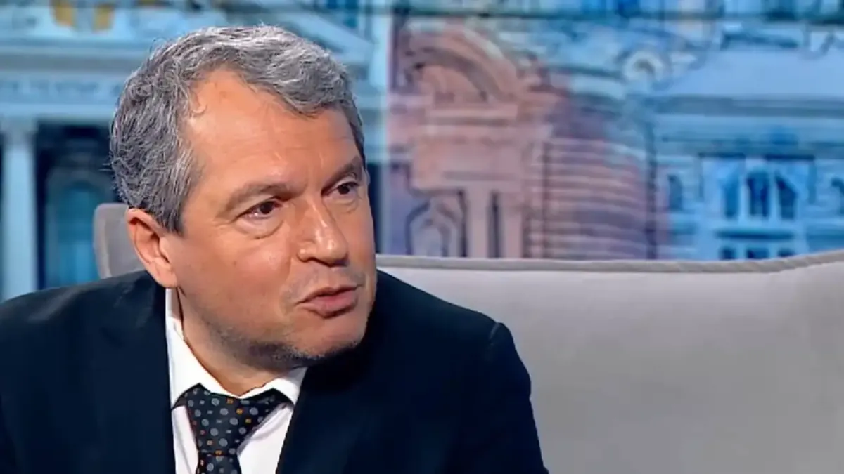 Тошко Йорданов побесня в ефир: Пил ли е чай Андрей Гюров на "Петрохан"? Или е НПО, или ПП-ДБ, щом говорим за това