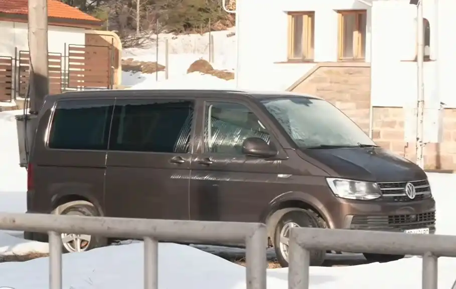 Мистерия с черен бус на Калушев до хижата "Петрохан"