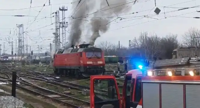 Опасна ситуация на гарата в Русе, влаковете спряха