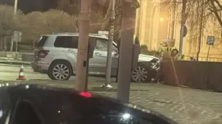 Баровски джип взе на таран голям храм във Варна