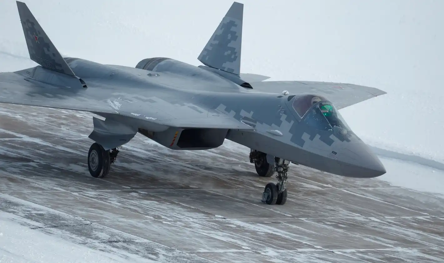 Русия струпва изтребители Су-57 близо до китайската граница - от какво я е страх?