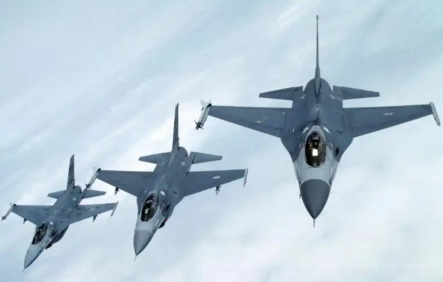 Intelligence Online: Пилоти на F-16 от САЩ и Нидерландия отблъскват атаки в Украйна