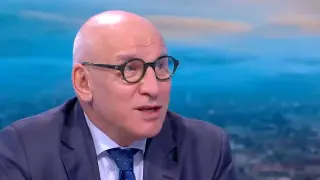 20 лева не са 20 евро: Хампарцумян и Богданов предупредиха за алчни търговци и плавен ръст на лихвите