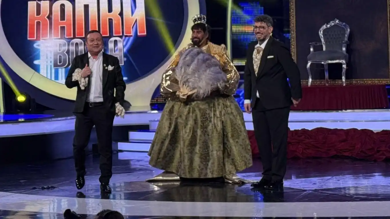 Посрещнаха Азис като Крал в "Капките", а мъжът му от първия ред го...