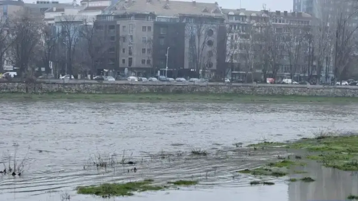 Марица в Пловдив се напълни - дебитът й над 4 пъти над нормата Снимки