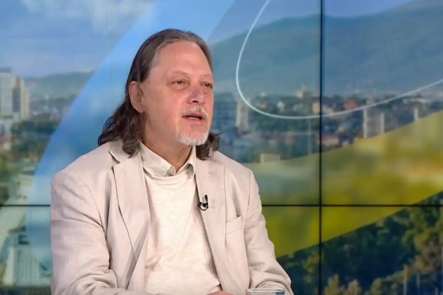 Алгафари за служебния кабинет "Гюров": Бля-бля, сбирток отвсякъде
