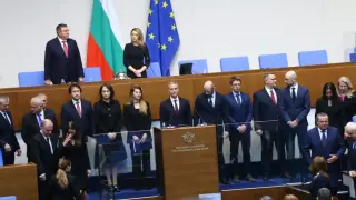 Служебният кабинет "Гюров" се закле пред Народното събрание БЛИЦ Live
