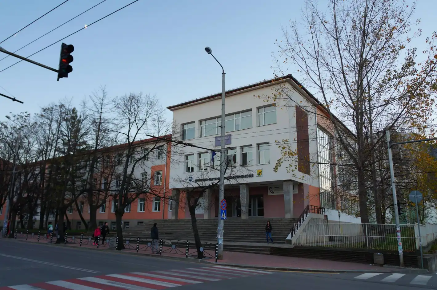 Огромна трагедия разтърси школо във Враца, внезапно починаха две учителки Снимки