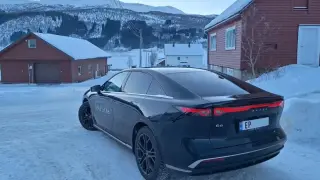 Пробегът на много нови електромобили беше тестван в силни студове, ето резултатите