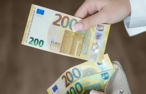 До края на февруари: Обединявате левова и еврова сметка без такси