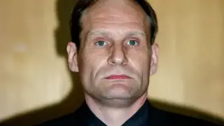 Ужасяващ случай на канибализъм: Чудовището Армин подмамил мъж в апартамента си през социалните мрежи, убил го и го изял
