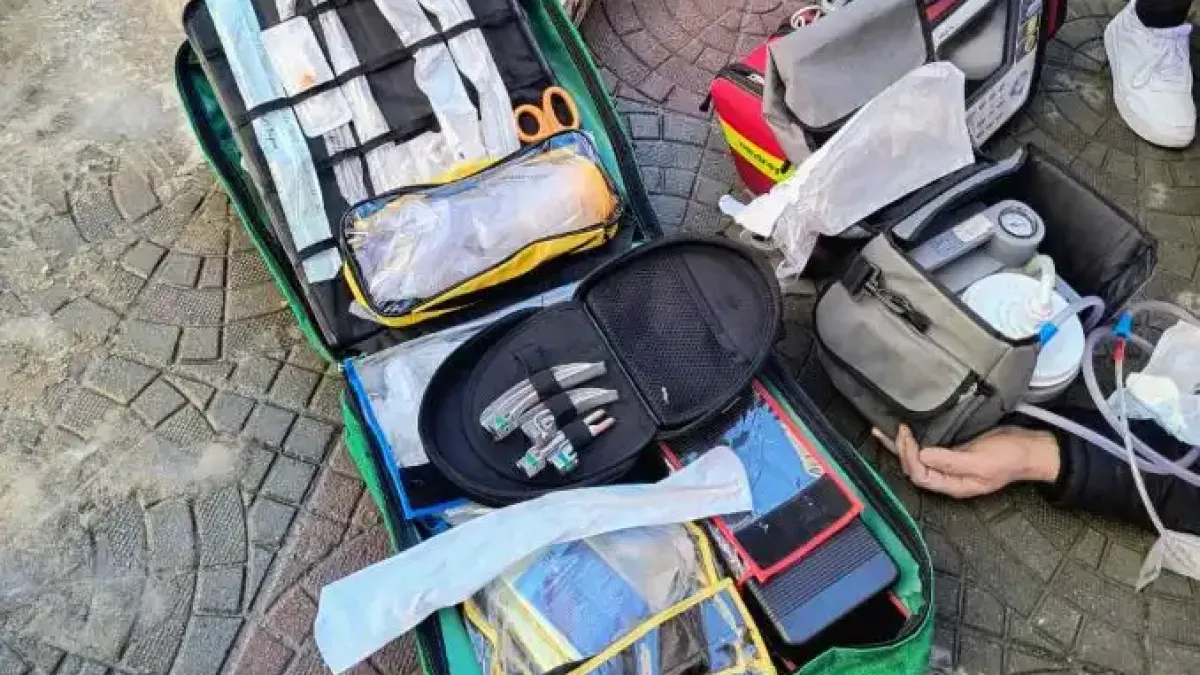 На тротоара: Мъж издъхна в ръцете на жена, тя призова за осведоменост