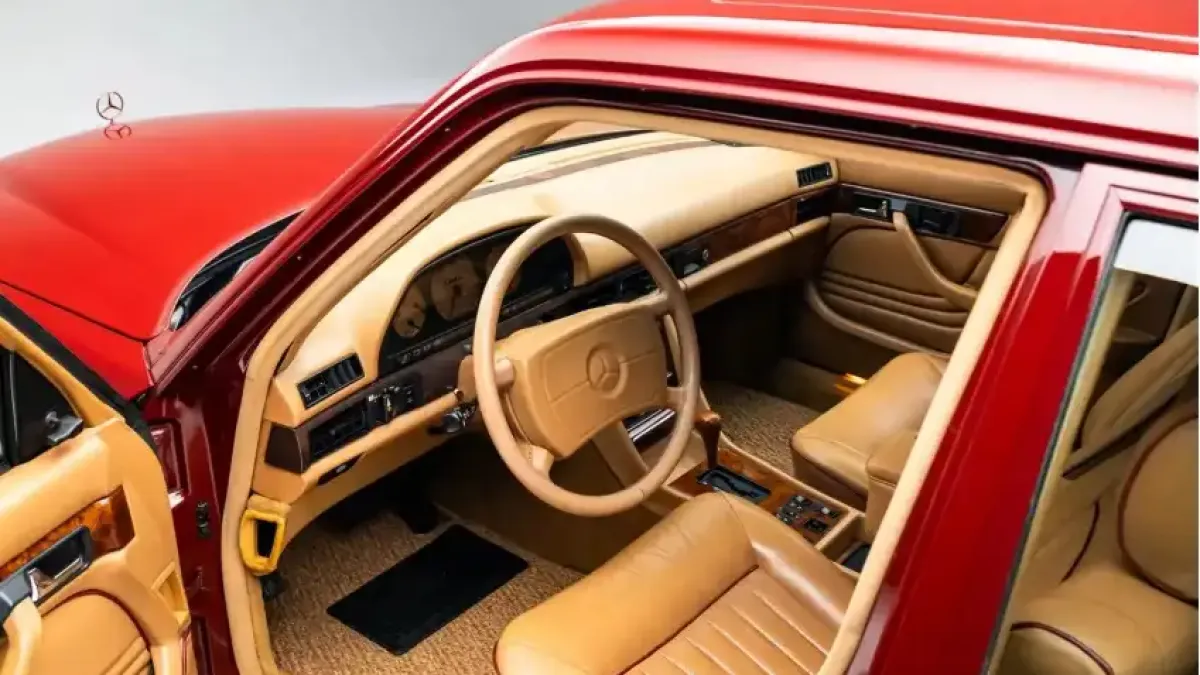 Червен барон: Продава се уникален Mercedes от 80-те години Снимки