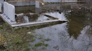 Лом: Потоп в гробищния парк – паметници под вода и кални алеи взривиха мрежата