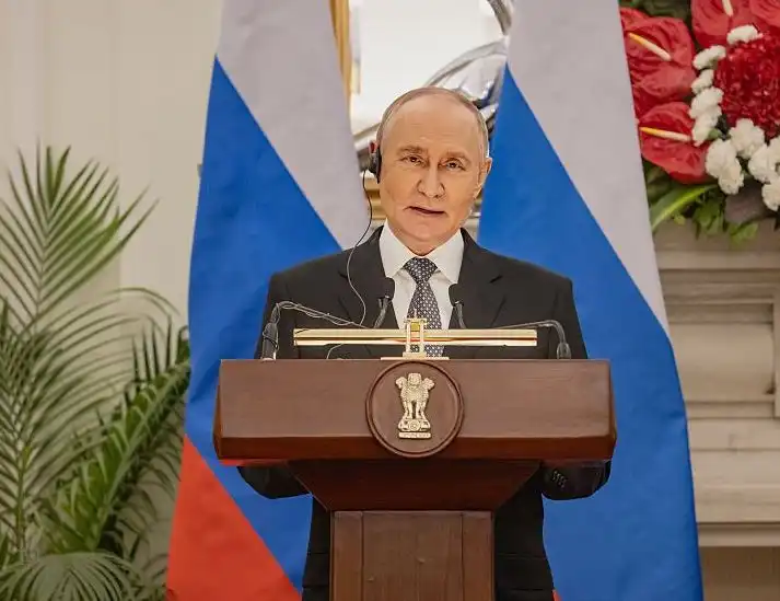 Путин изчезна мистериозно, стайни растения го издадоха