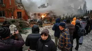 Масирана атака над Украйна: близо 300 дрона и 50 ракети удариха няколко области