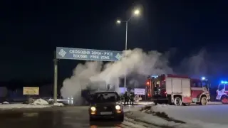 Горящ камион на „Дунав мост“ предизвика опасна анархия в движението