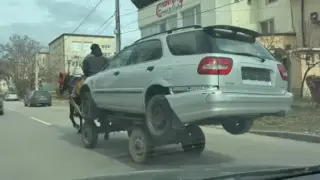 Зрелище: Каруца вози кола