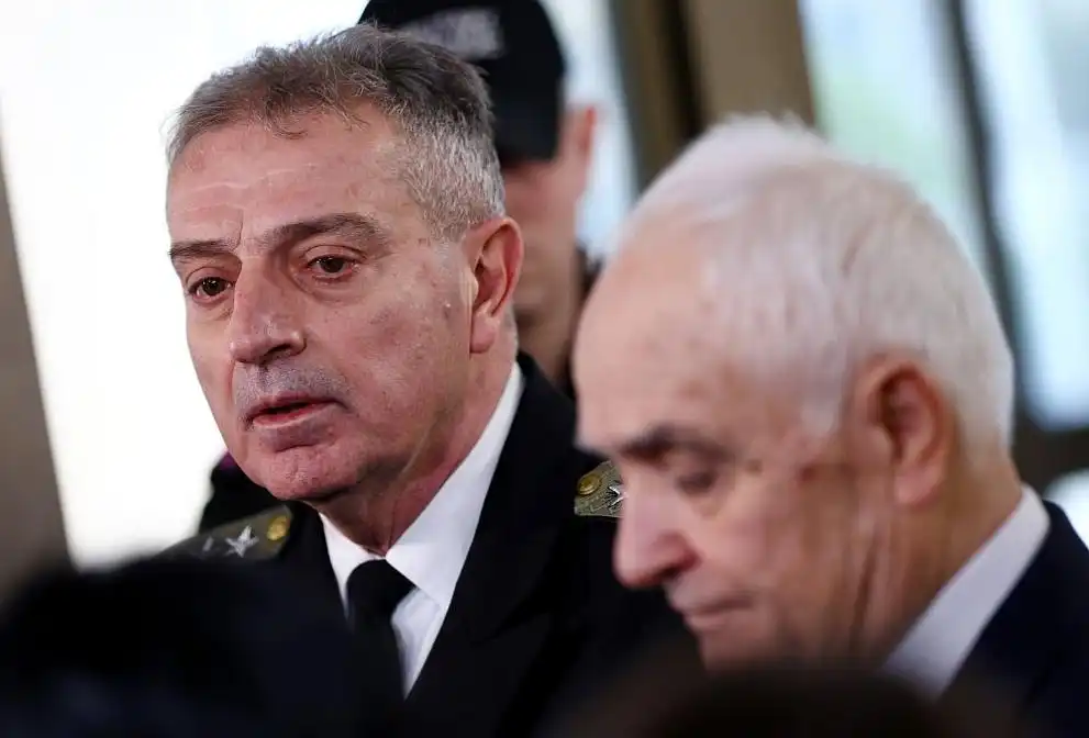 Ефтимов сложи край на слуховете: Няма американски военни полети при затварянето на летище "Васил Левски"