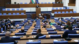 Отлагат се мултифондовете в допълнителното пенсионно осигуряване заради ПП