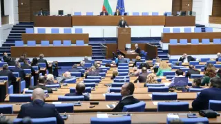 След искане на Пеевски: Парламентът задължи служебния кабинет да внесе ратификация за Съвета за мир на Тръмп