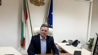 Нов областен управител заема поста незаконно?