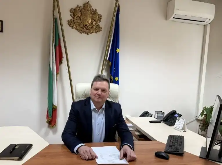 Нов областен управител заема поста незаконно?