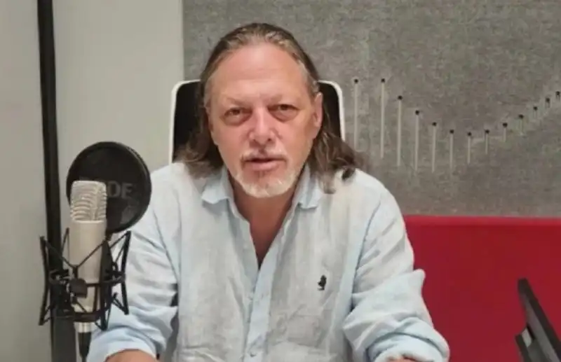 „Надгробен камък за БСП и тежки щети за ПП-ДБ“: Алгафари с мрачна прогноза за политическото бъдеще