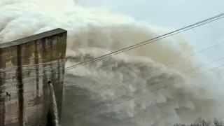 Критично високи нива на язовирите по поречието на Въча, властите призовават за бдителност