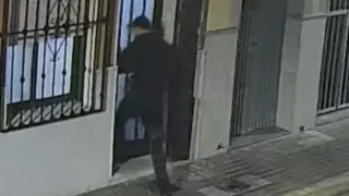 Вижте как куче осуети отвличането на жена от четирима мъже