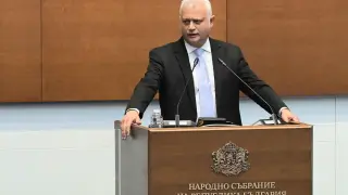 Дечев започна голяма чистка в МВР, първите петима шефове изхвърчаха