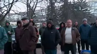 Напрежение в "Мусагеница"! Жители осъмнаха със заплашителни бележки по колите си