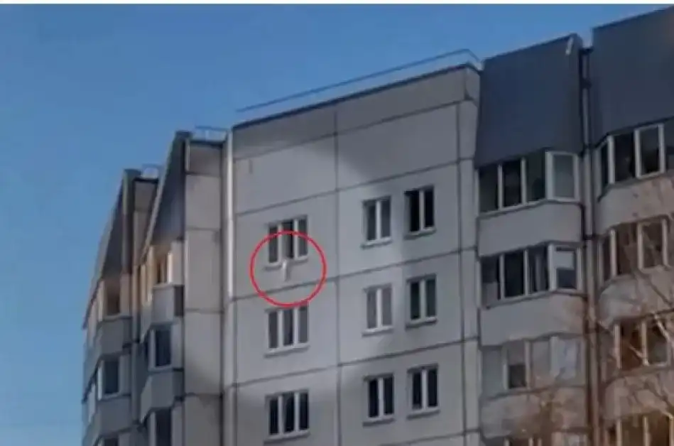 18-месечно бебе оцеля след падане от 33 метра