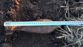 Военни се справиха с опасна находка в частен дом в Хасковско
